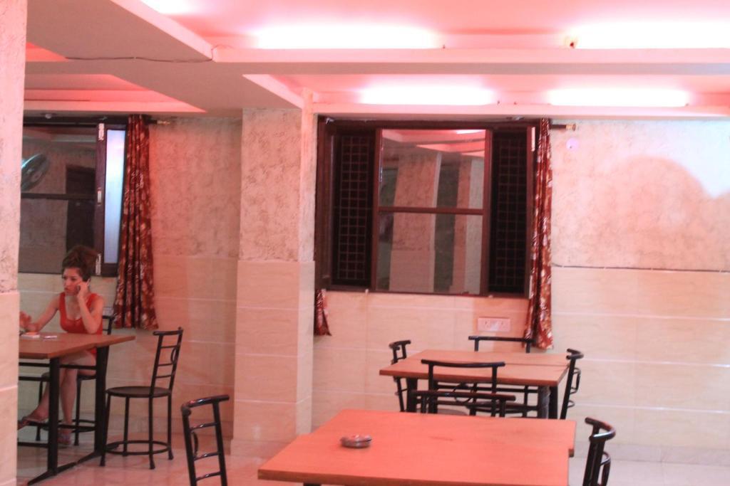 Hotel Hridey Inn Nowe Delhi Zewnętrze zdjęcie